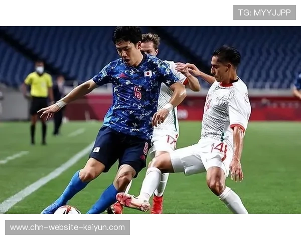 日本对阵加纳,主队通过细腻传控占据优势